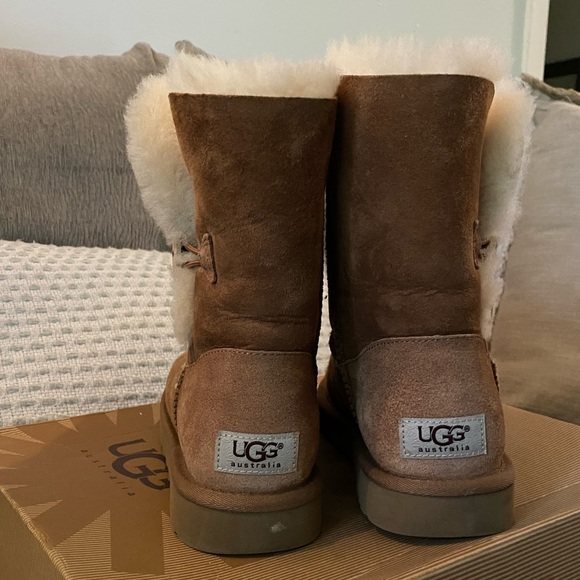 Ugg Bailey Button Size 6 ✨ - Picture 10 of 12